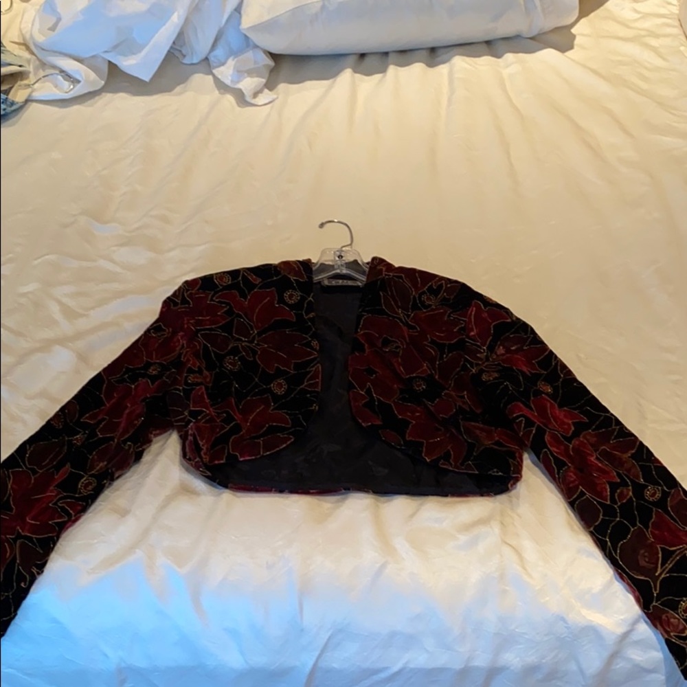 Long sleeve crop top. CDC Evening clothing